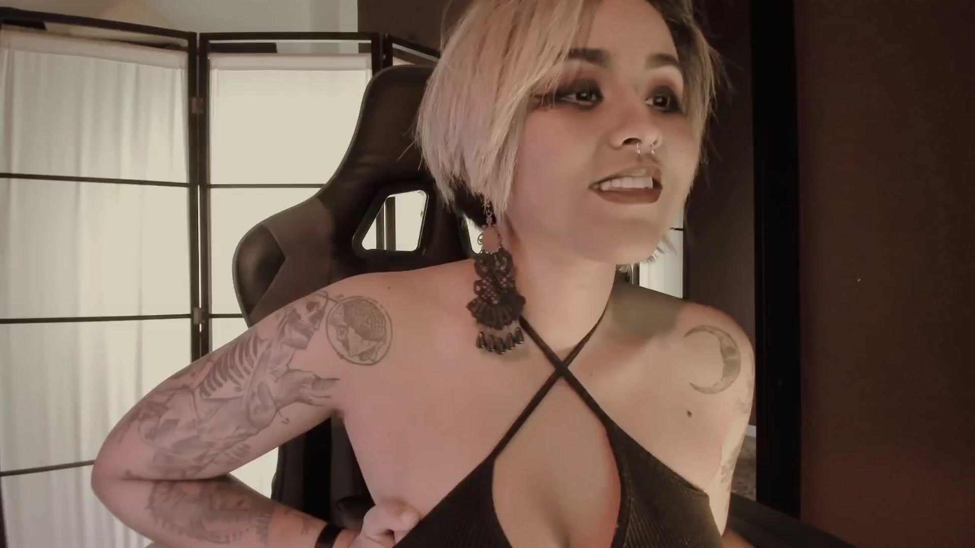 Gallery image thumbnail from AbraxxysRadio's myfreecams stream on, 11/27/2024, 24:24 image 1 of 20