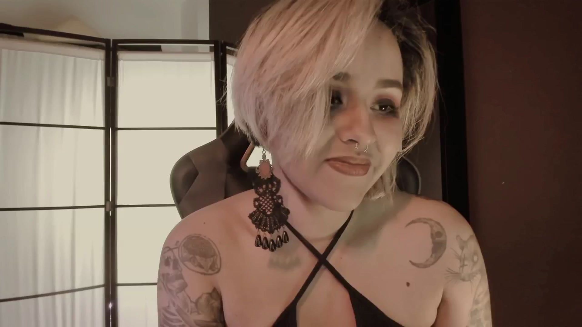 Gallery image thumbnail from AbraxxysRadio's myfreecams stream on, 11/27/2024, 02:26 image 13 of 20