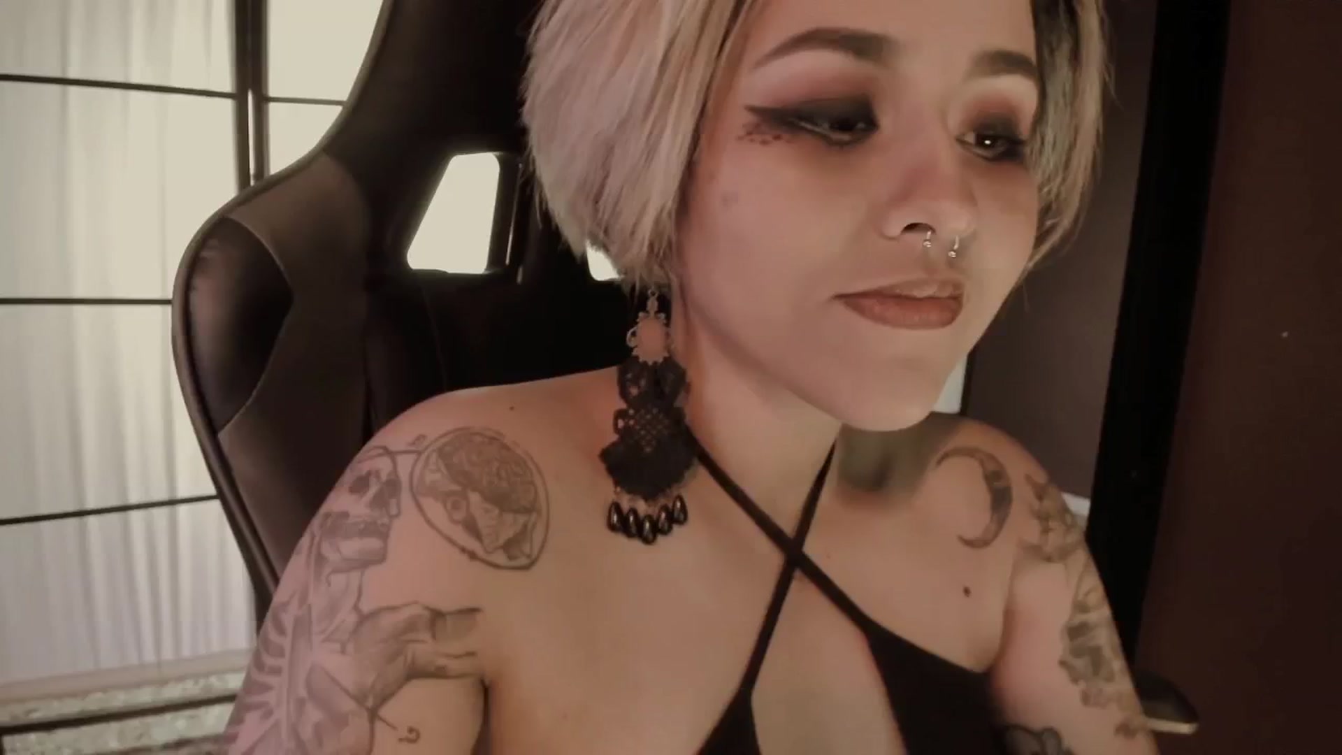 Gallery image thumbnail from AbraxxysRadio's myfreecams stream on, 11/27/2024, 02:26 image 15 of 20