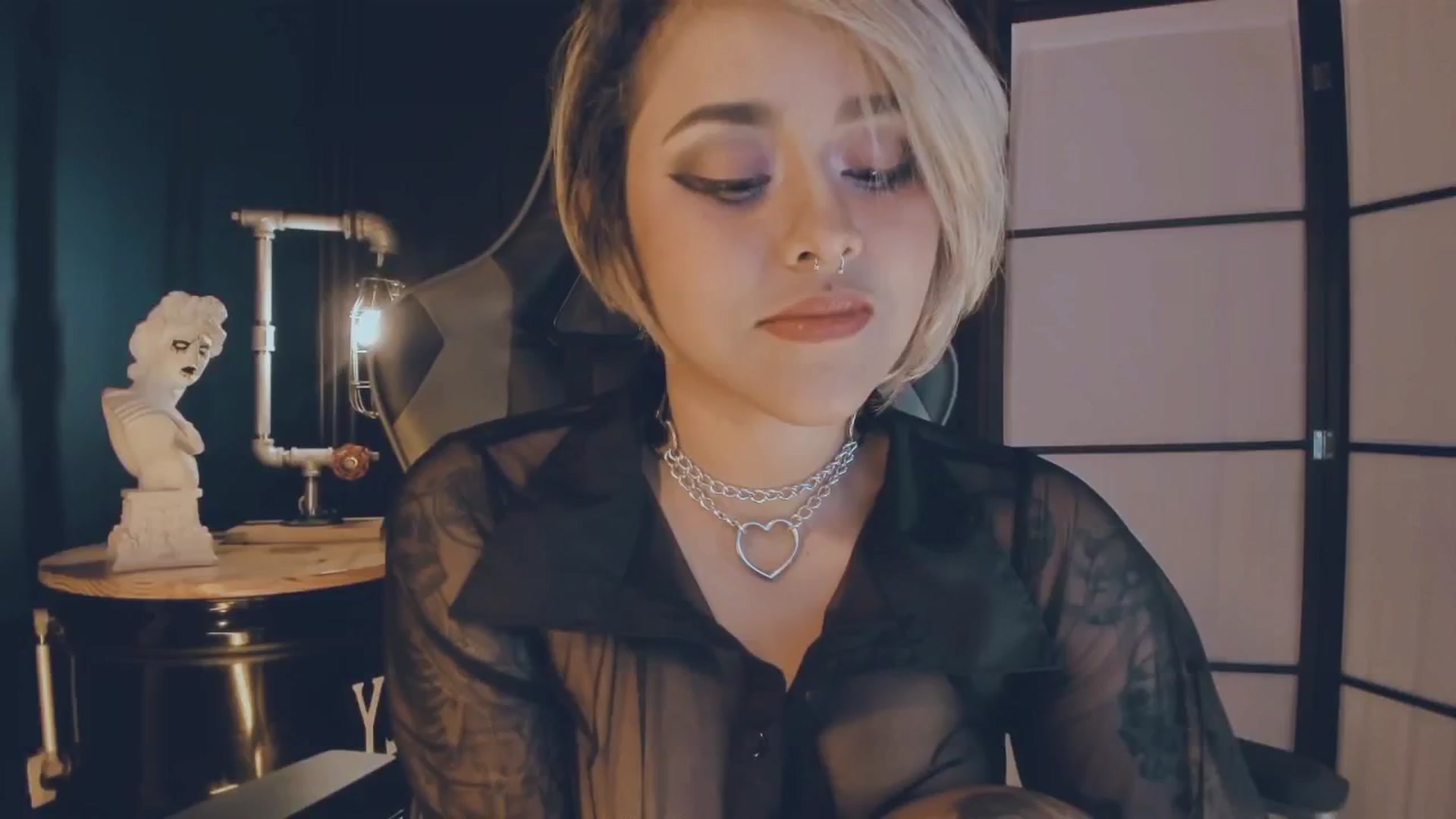Gallery image thumbnail from AbraxxysRadio's myfreecams stream on, 12/03/2024, 01:02 image 11 of 20