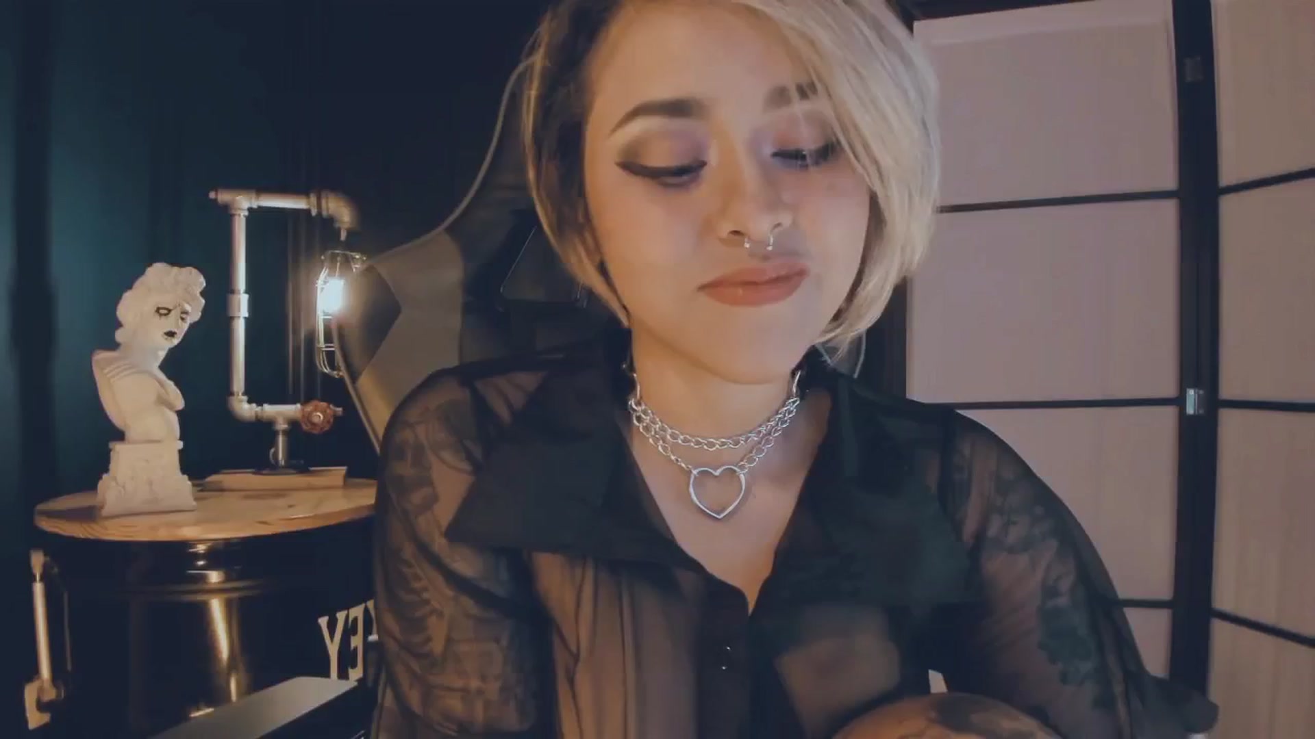 Gallery image thumbnail from AbraxxysRadio's myfreecams stream on, 12/03/2024, 01:02 image 10 of 20