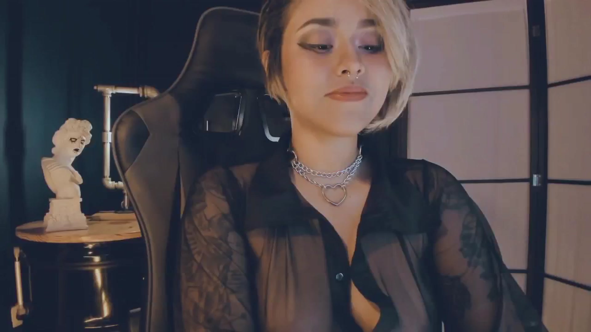 Gallery image thumbnail from AbraxxysRadio's myfreecams stream on, 12/03/2024, 01:02 image 15 of 20