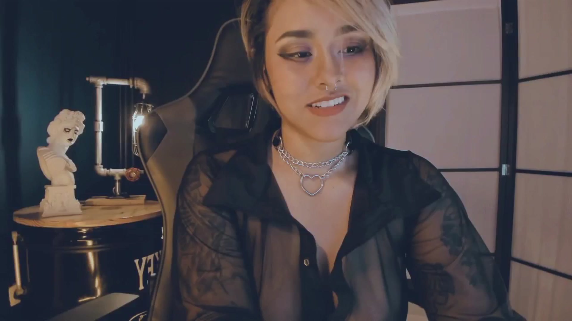 Gallery image thumbnail from AbraxxysRadio's myfreecams stream on, 12/03/2024, 02:25 image 16 of 20