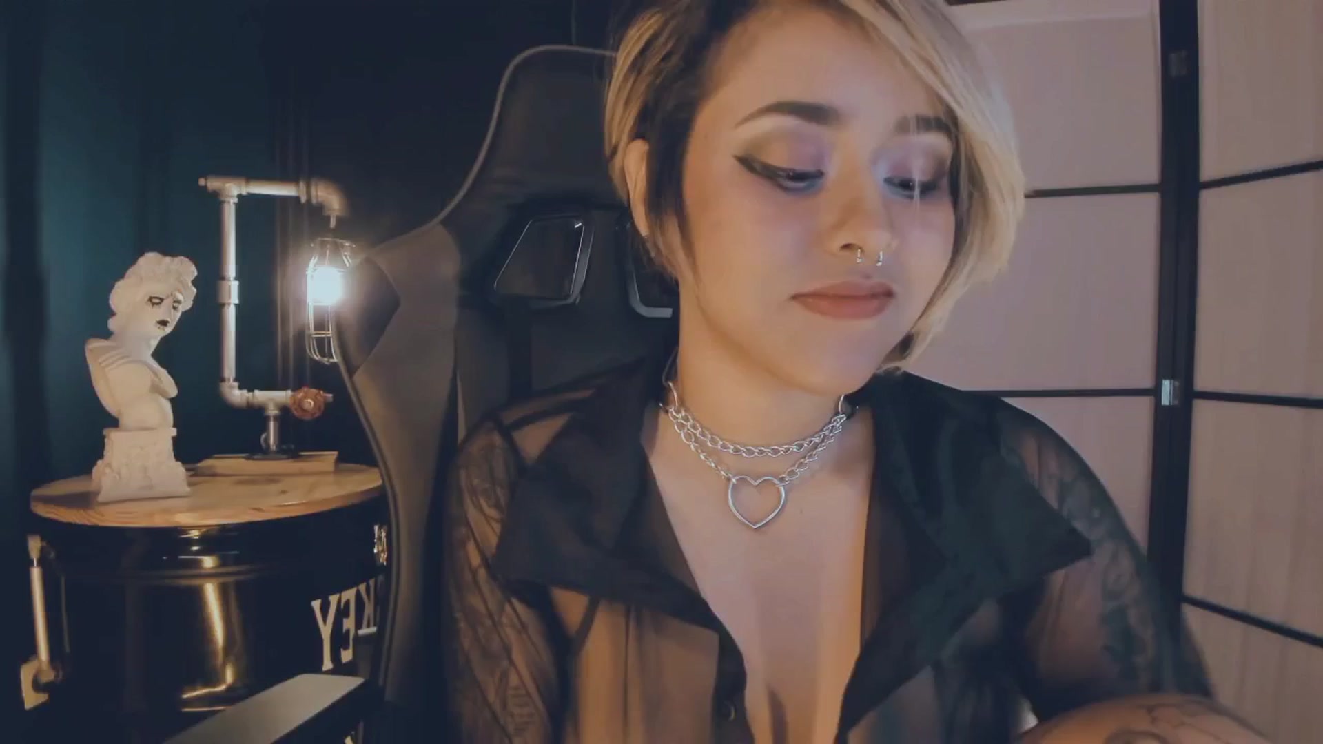 Gallery image thumbnail from AbraxxysRadio's myfreecams stream on, 12/03/2024, 02:25 image 15 of 20