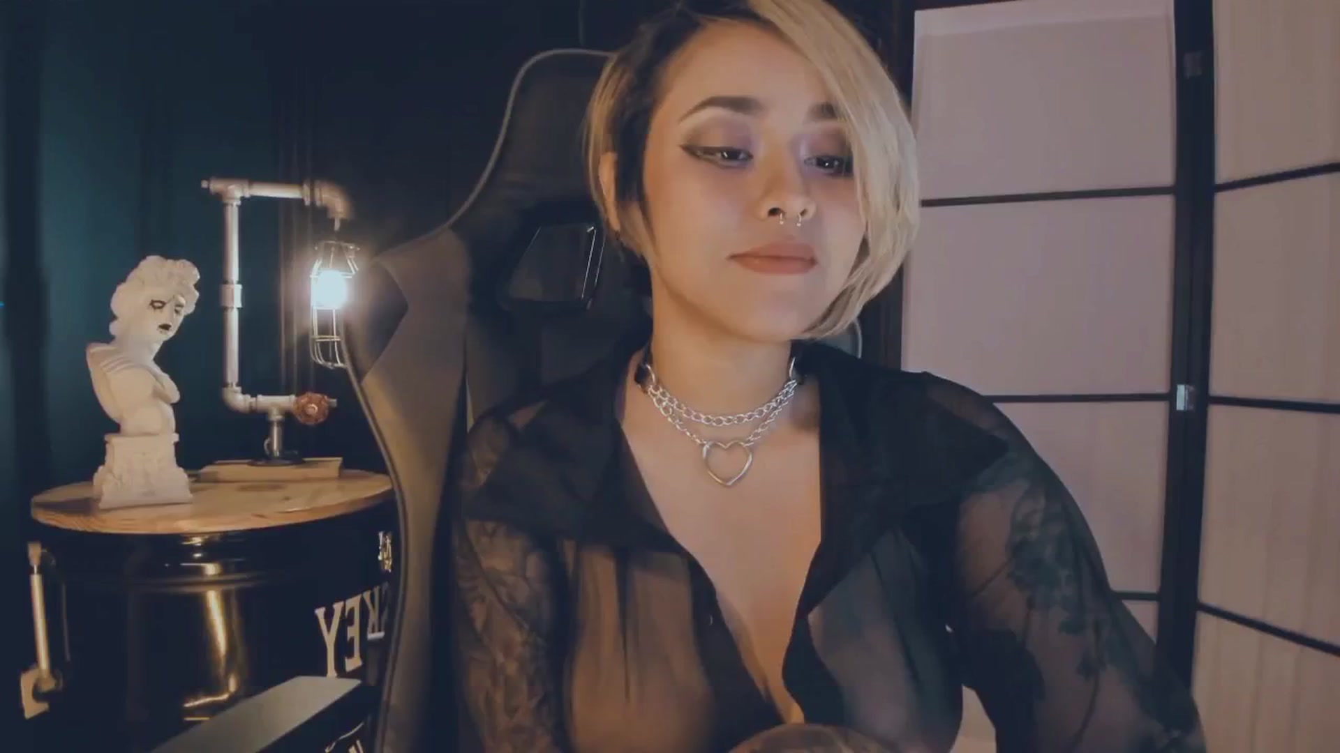 Gallery image thumbnail from AbraxxysRadio's myfreecams stream on, 12/03/2024, 02:25 image 4 of 20