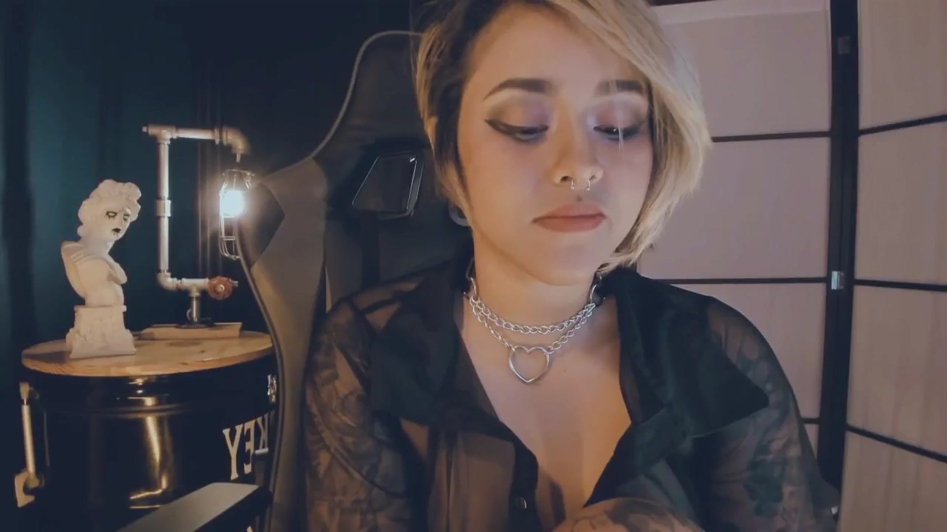Gallery image thumbnail from AbraxxysRadio's myfreecams stream on, 12/03/2024, 02:25 image 11 of 20