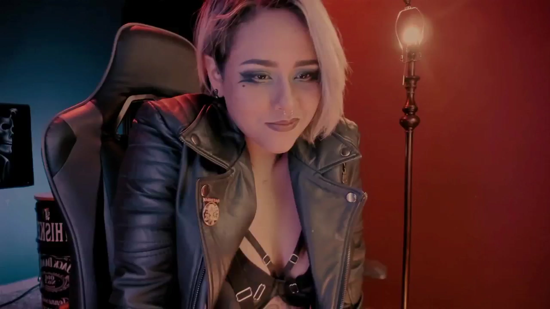 Gallery image thumbnail from AbraxxysRadio's myfreecams stream on, 12/04/2024, 24:01 image 11 of 20