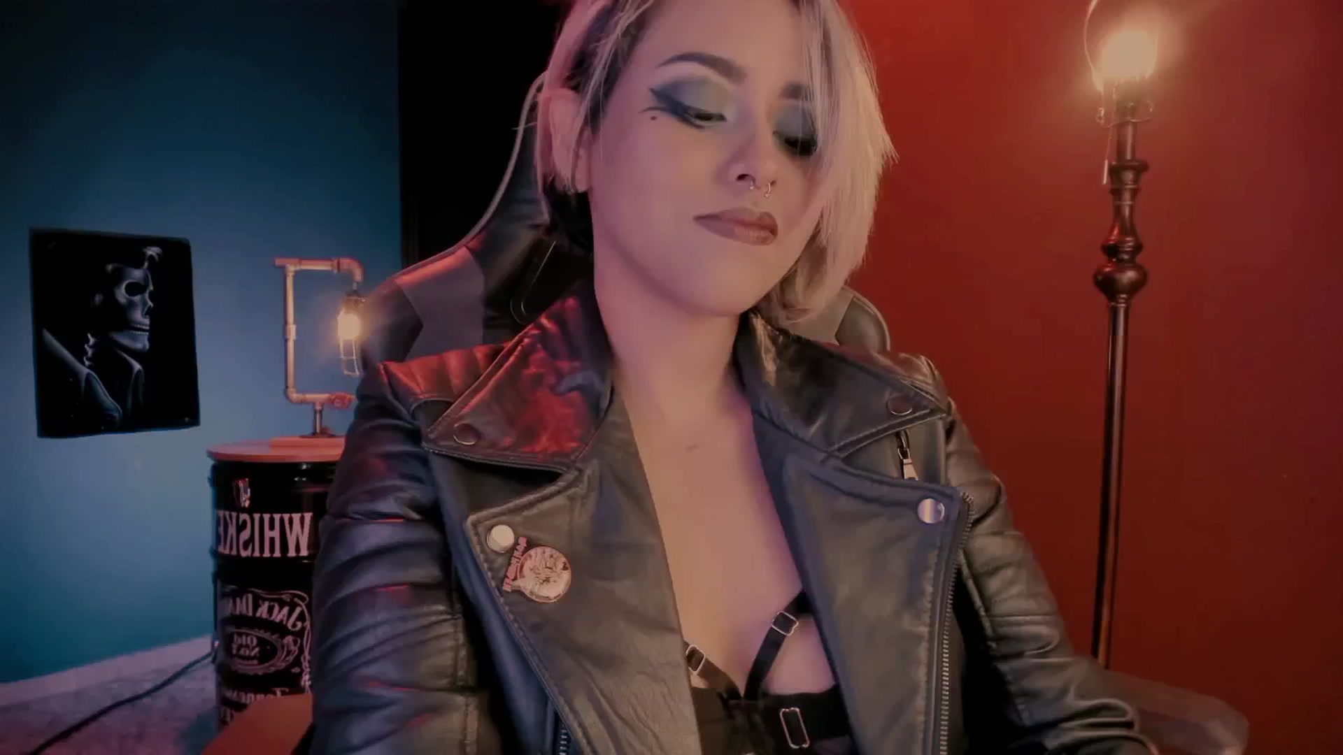Gallery image thumbnail from AbraxxysRadio's myfreecams stream on, 12/04/2024, 24:58 image 14 of 20
