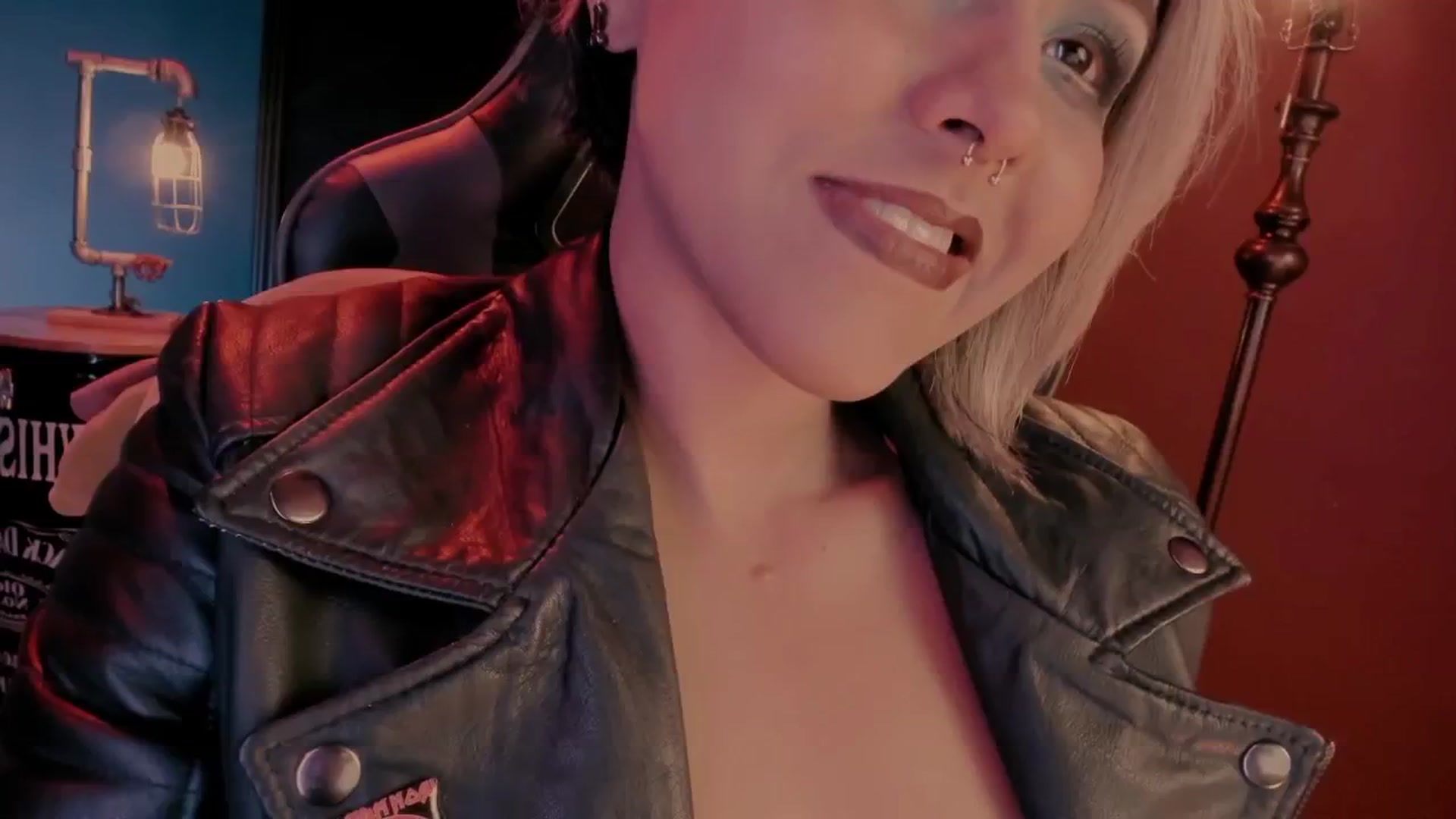Gallery image thumbnail from AbraxxysRadio's myfreecams stream on, 12/04/2024, 01:55 image 4 of 20