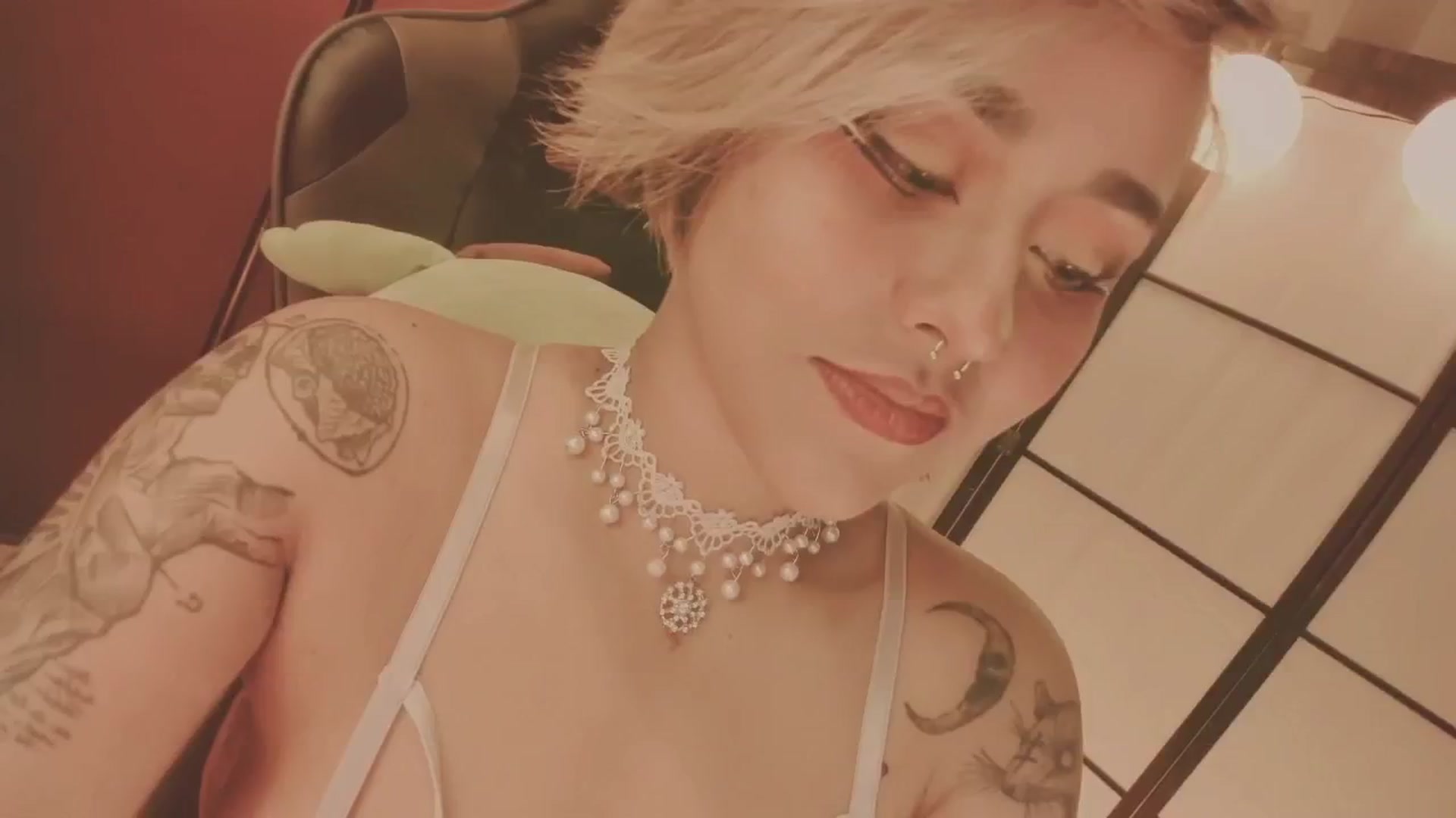 Gallery image thumbnail from AbraxxysRadio's myfreecams stream on, 12/05/2024, 24:12 image 14 of 20