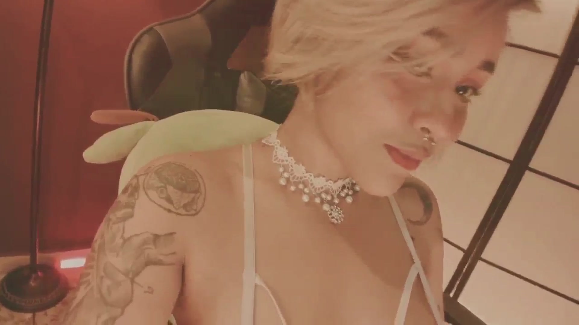Gallery image thumbnail from AbraxxysRadio's myfreecams stream on, 12/05/2024, 24:55 image 14 of 20