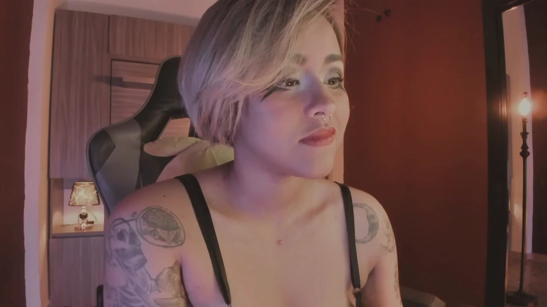 Gallery image thumbnail from AbraxxysRadio's myfreecams stream on, 12/06/2024, 24:02 image 12 of 20