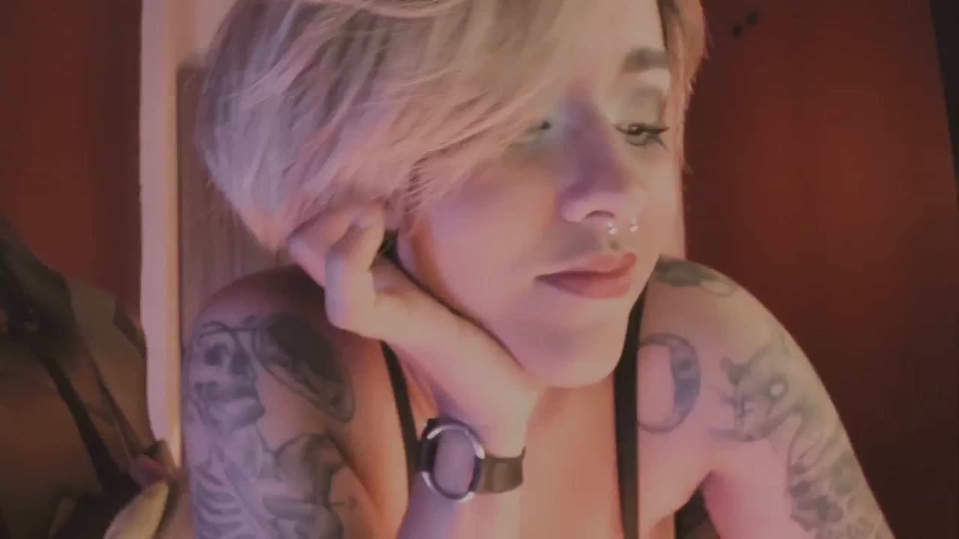 Gallery image thumbnail from AbraxxysRadio's myfreecams stream on, 12/06/2024, 24:13 image 16 of 20