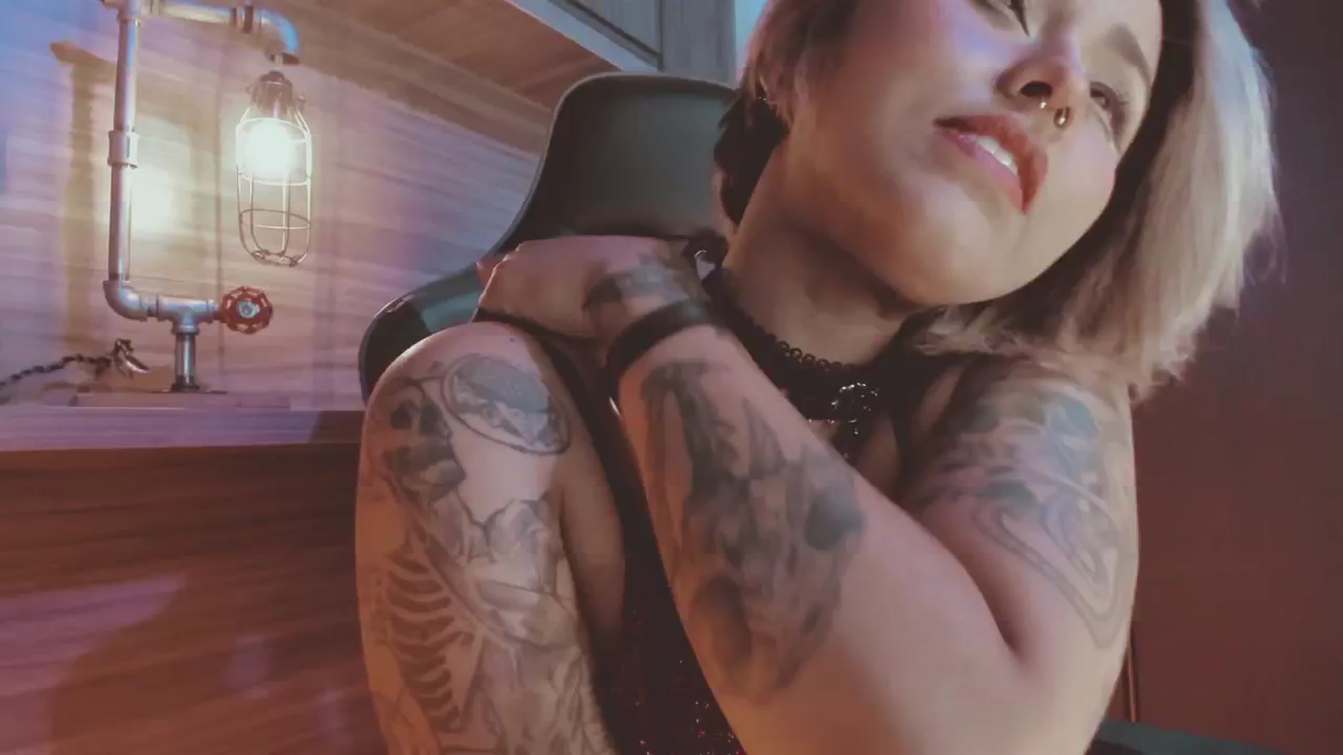 Gallery image thumbnail from AbraxxysRadio's myfreecams stream on, 12/10/2024, 23:39 image 4 of 20