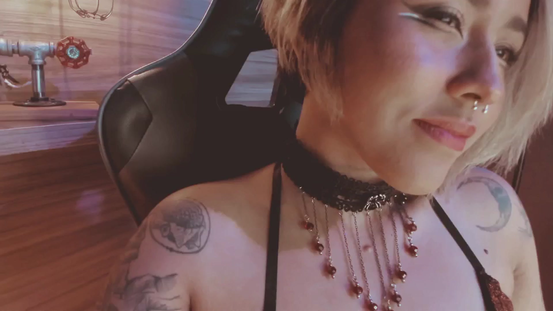 Gallery image thumbnail from AbraxxysRadio's myfreecams stream on, 12/10/2024, 23:39 image 12 of 20
