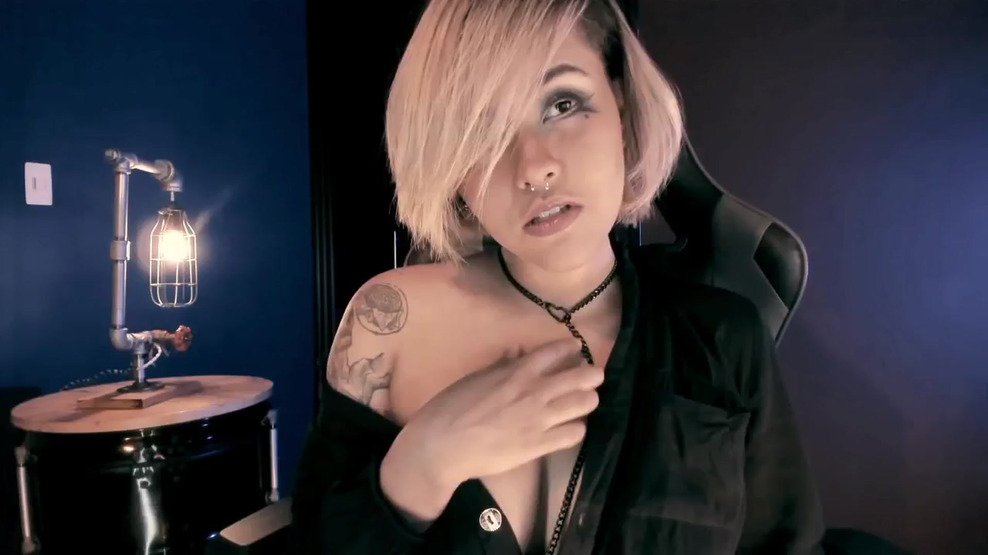 Gallery image thumbnail from AbraxxysRadio's myfreecams stream on, 12/12/2024, 24:09 image 5 of 20