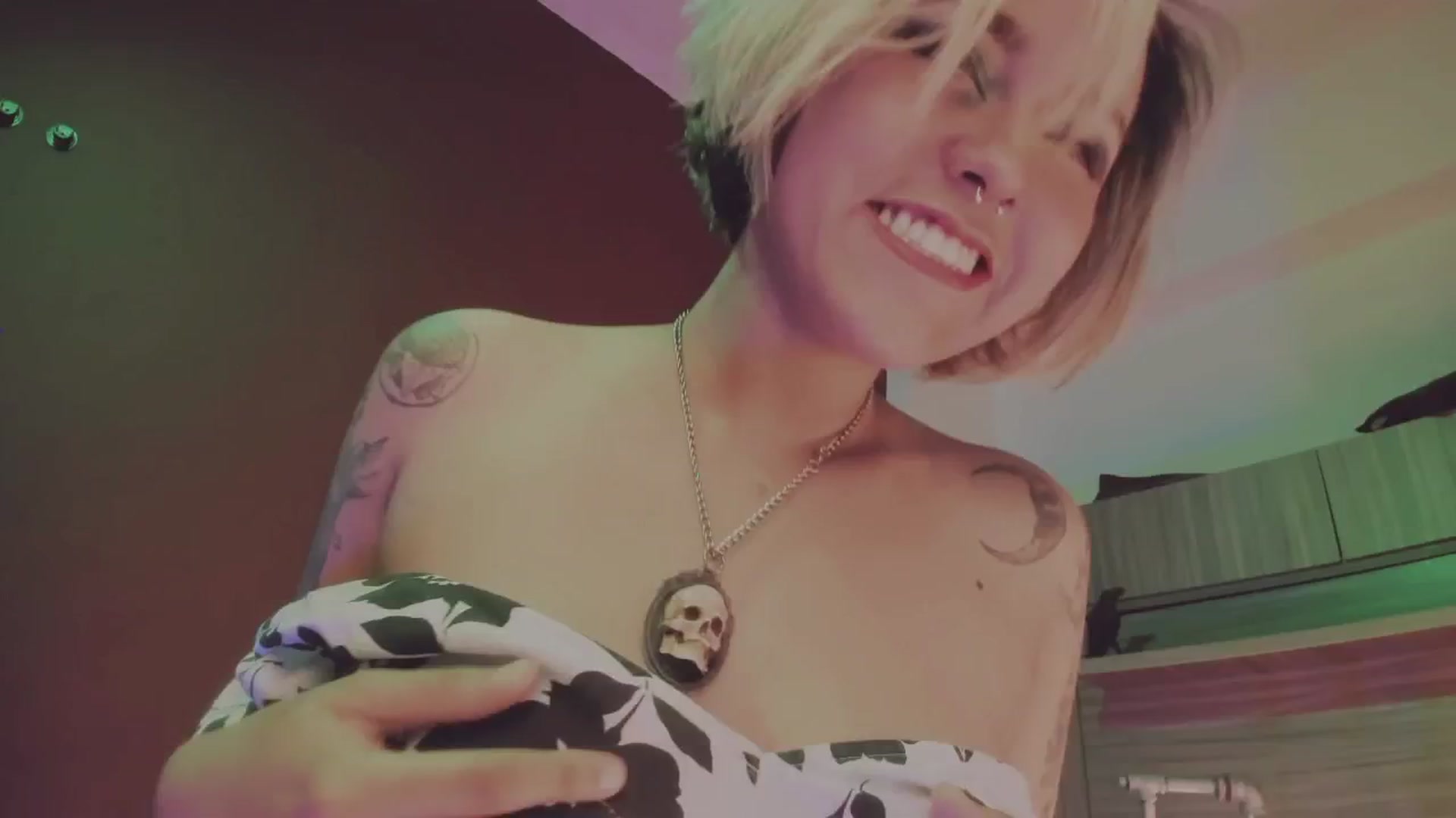 Gallery image thumbnail from AbraxxysRadio's myfreecams stream on, 12/14/2024, 24:27 image 15 of 20