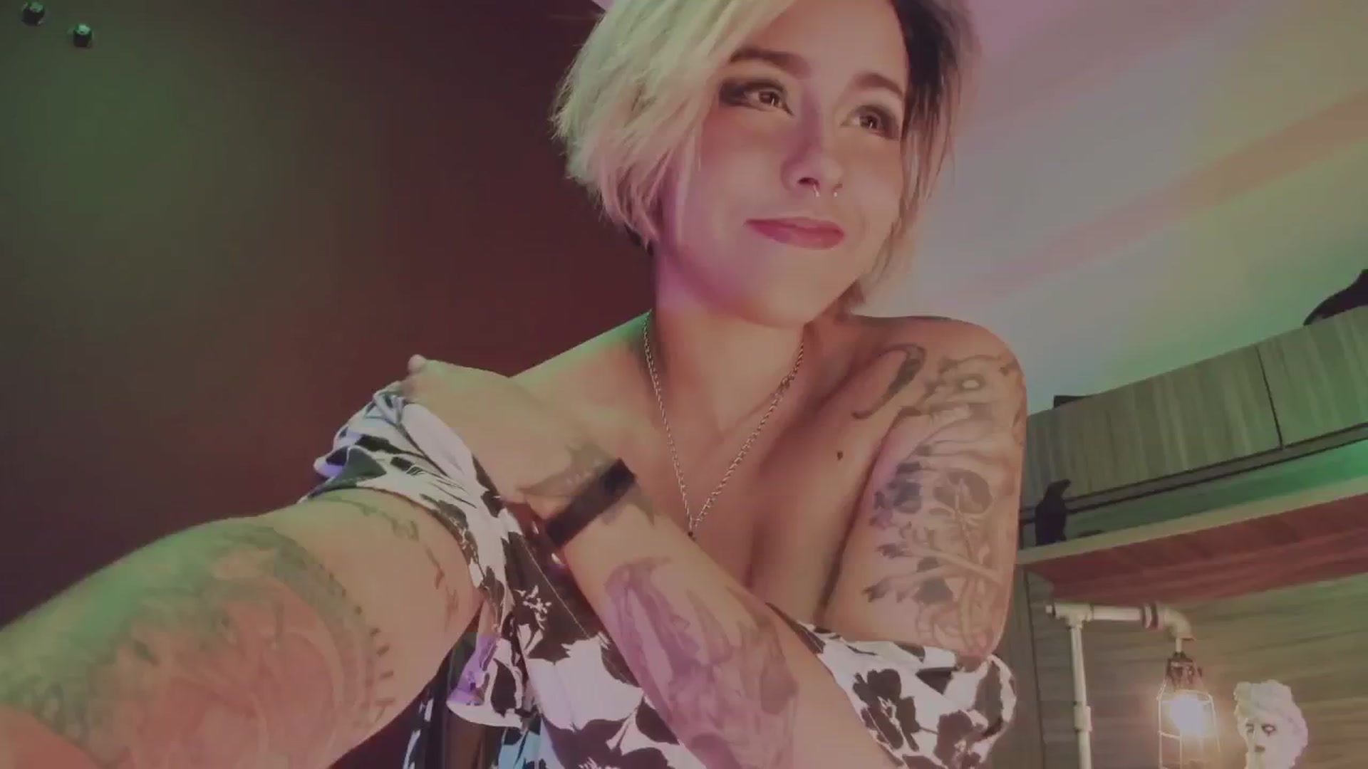 Gallery image thumbnail from AbraxxysRadio's myfreecams stream on, 12/14/2024, 24:27 image 13 of 20
