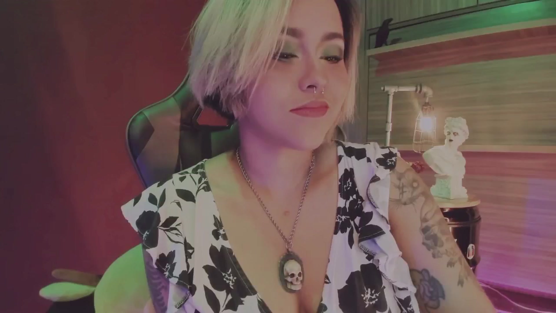 Gallery image thumbnail from AbraxxysRadio's myfreecams stream on, 12/14/2024, 24:27 image 3 of 20