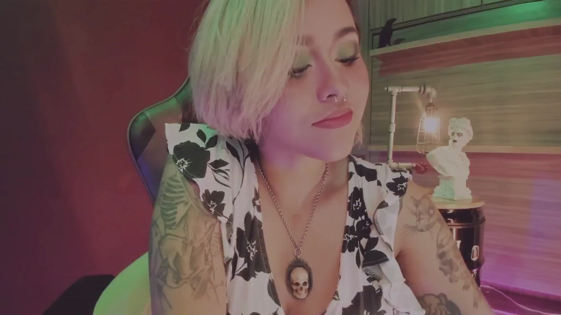 Gallery image thumbnail from AbraxxysRadio's myfreecams stream on, 12/14/2024, 24:27 image 5 of 20