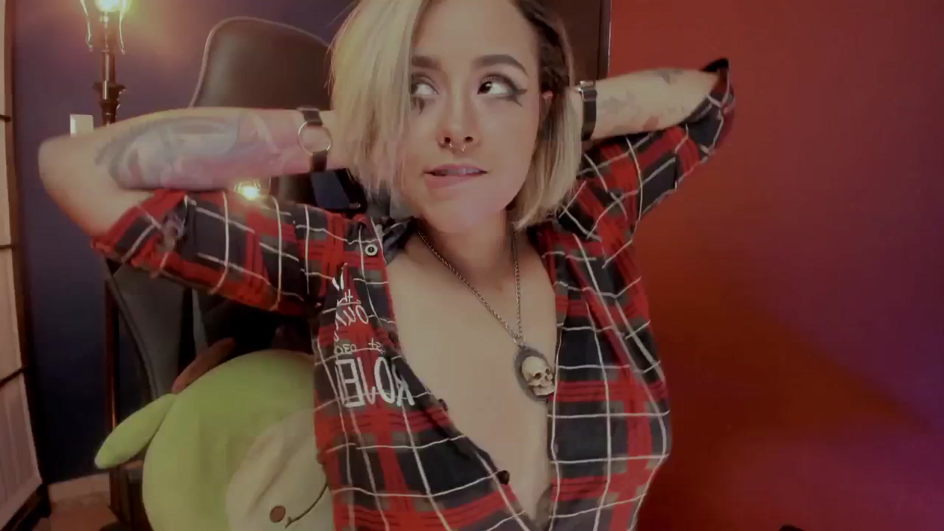 Gallery image thumbnail from AbraxxysRadio's myfreecams stream on, 12/17/2024, 24:07 image 7 of 20