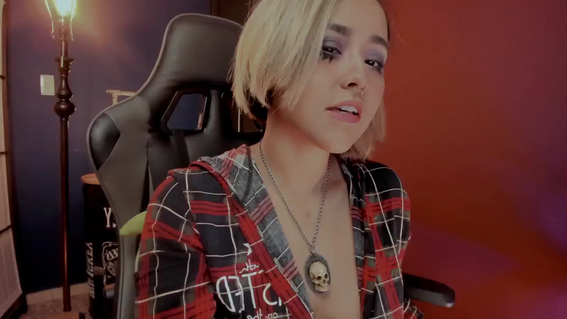 Gallery image thumbnail from AbraxxysRadio's myfreecams stream on, 12/17/2024, 24:07 image 14 of 20