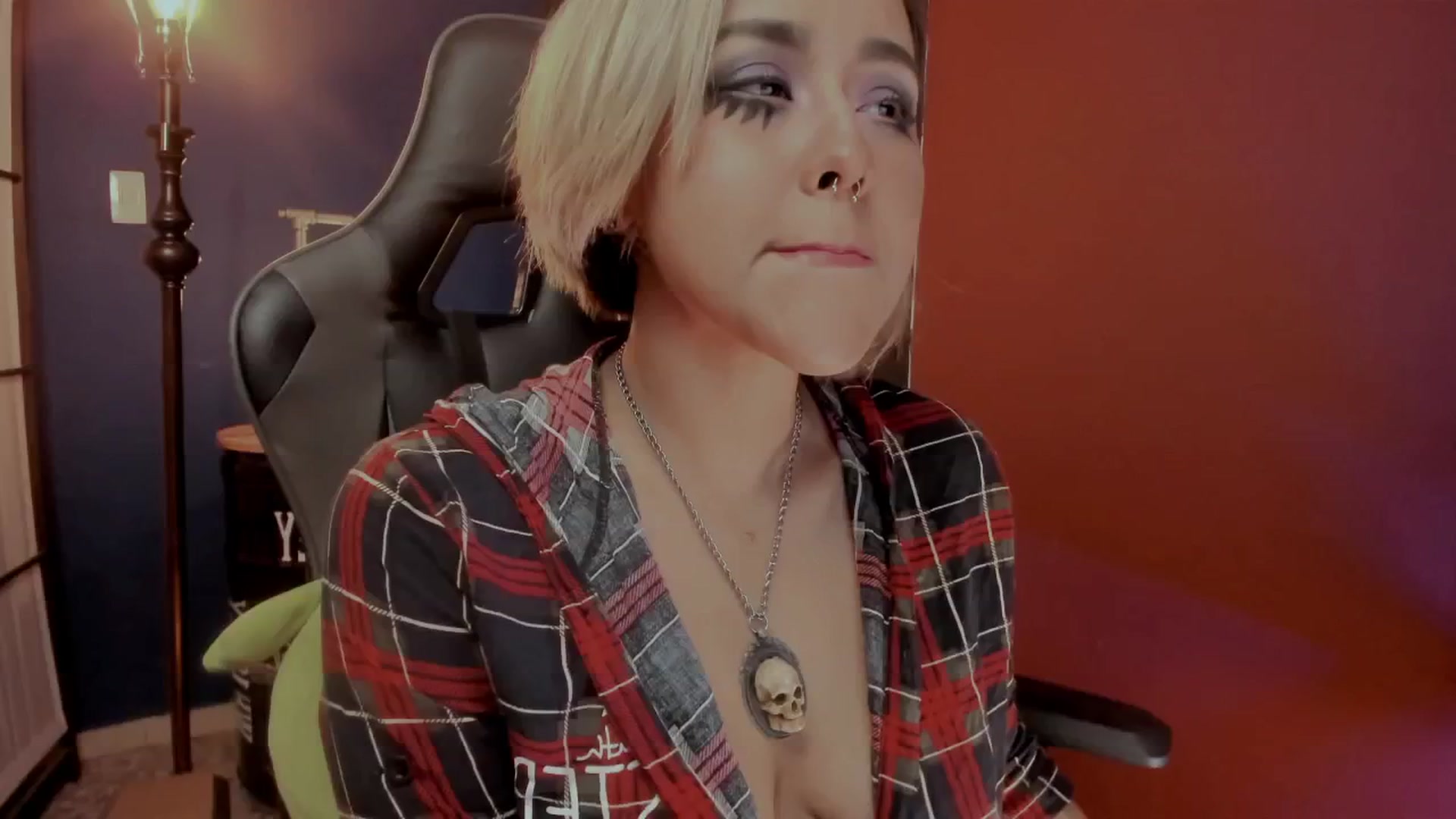 Gallery image thumbnail from AbraxxysRadio's myfreecams stream on, 12/17/2024, 24:07 image 11 of 20