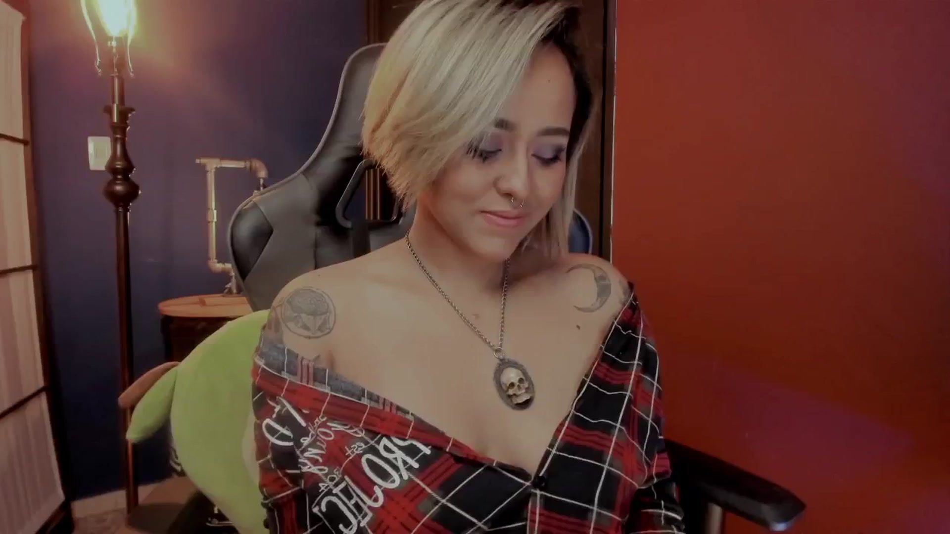 Gallery image thumbnail from AbraxxysRadio's myfreecams stream on, 12/17/2024, 02:05 image 5 of 20