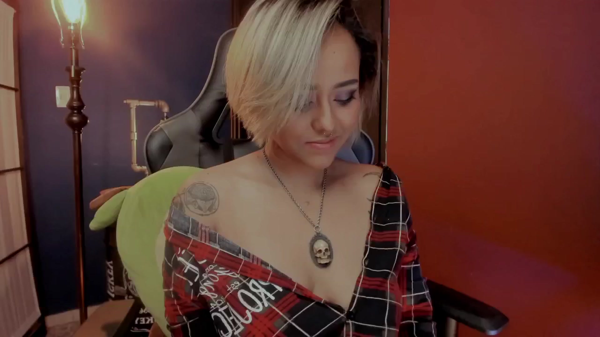 Gallery image thumbnail from AbraxxysRadio's myfreecams stream on, 12/17/2024, 02:05 image 6 of 20