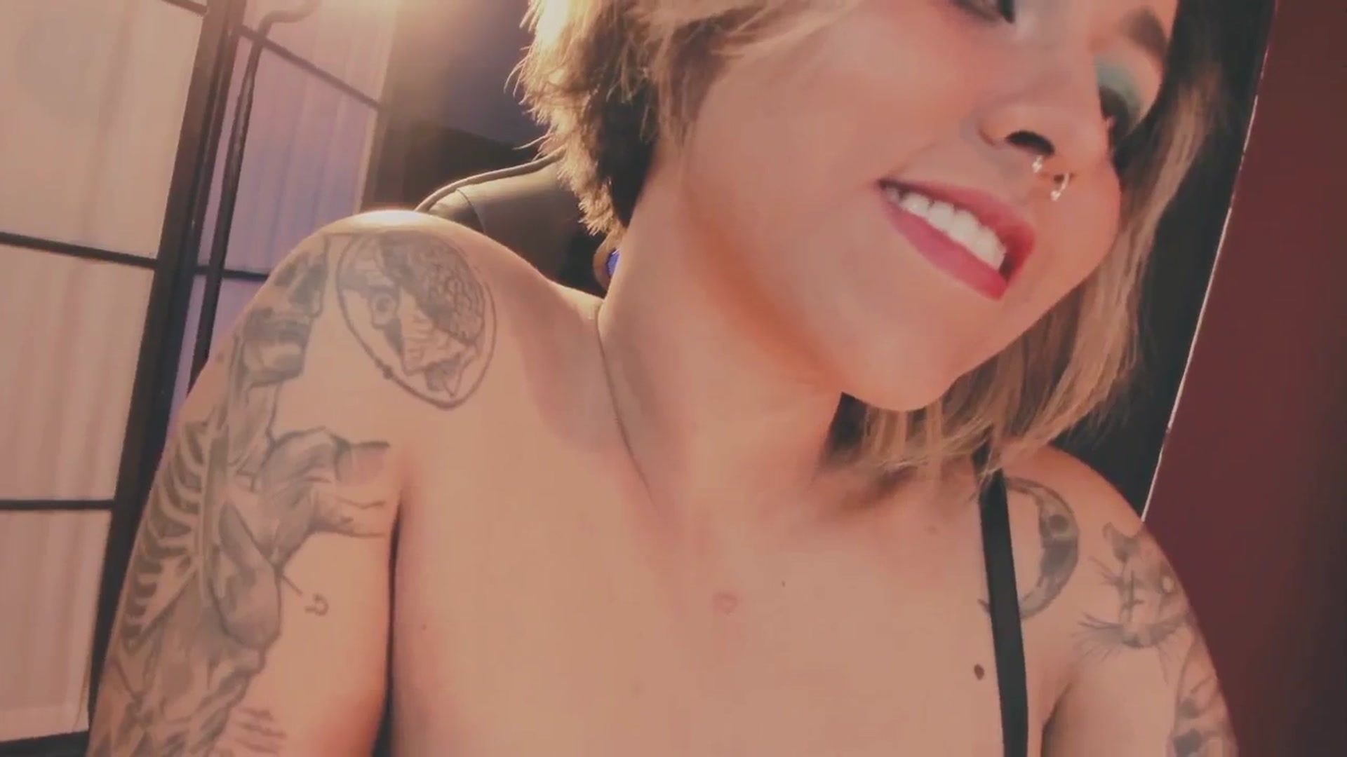 Gallery image thumbnail from AbraxxysRadio's myfreecams stream on, 12/19/2024, 24:47 image 11 of 20