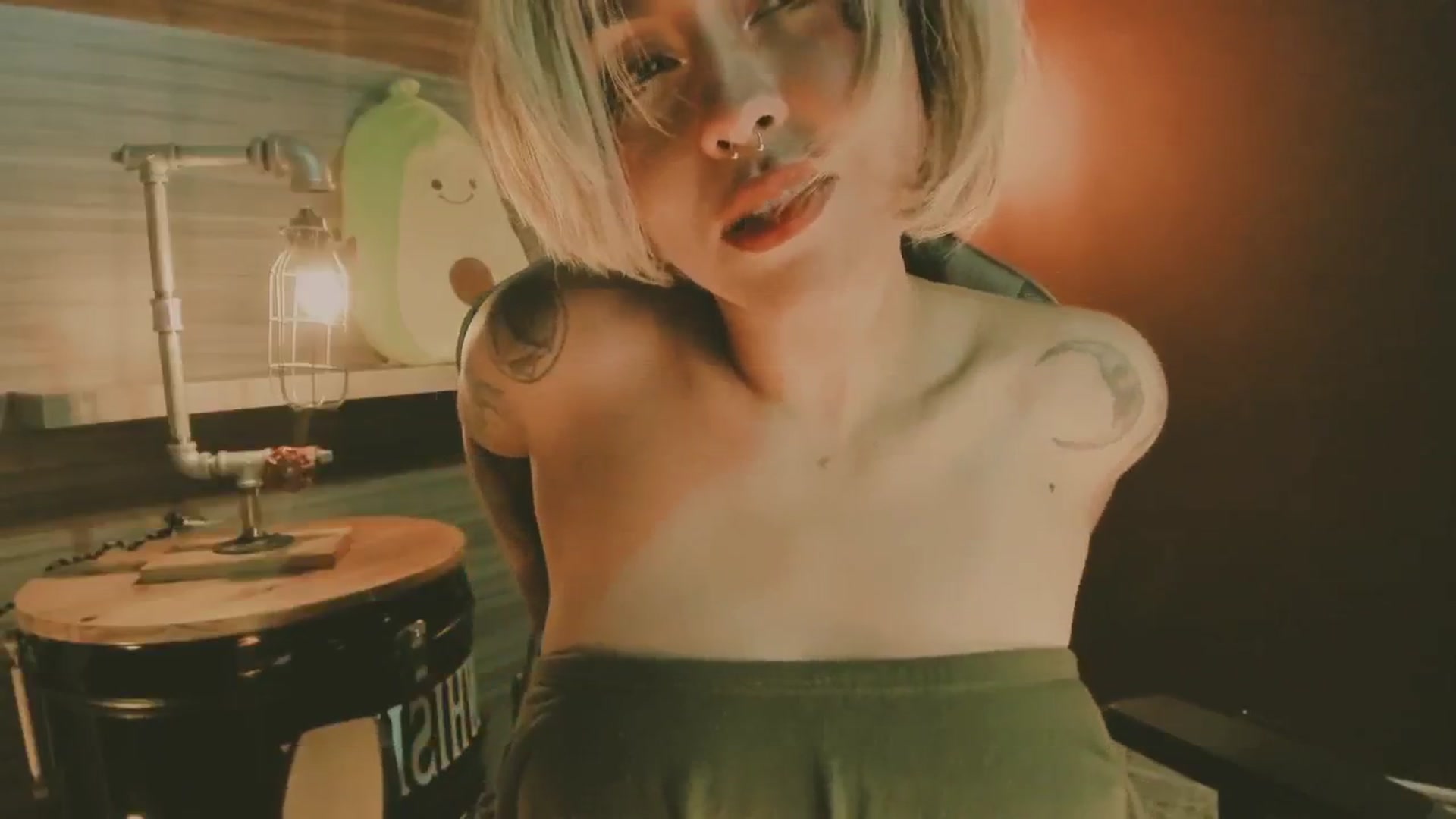 Gallery image thumbnail from AbraxxysRadio's myfreecams stream on, 12/19/2024, 22:56 image 16 of 20