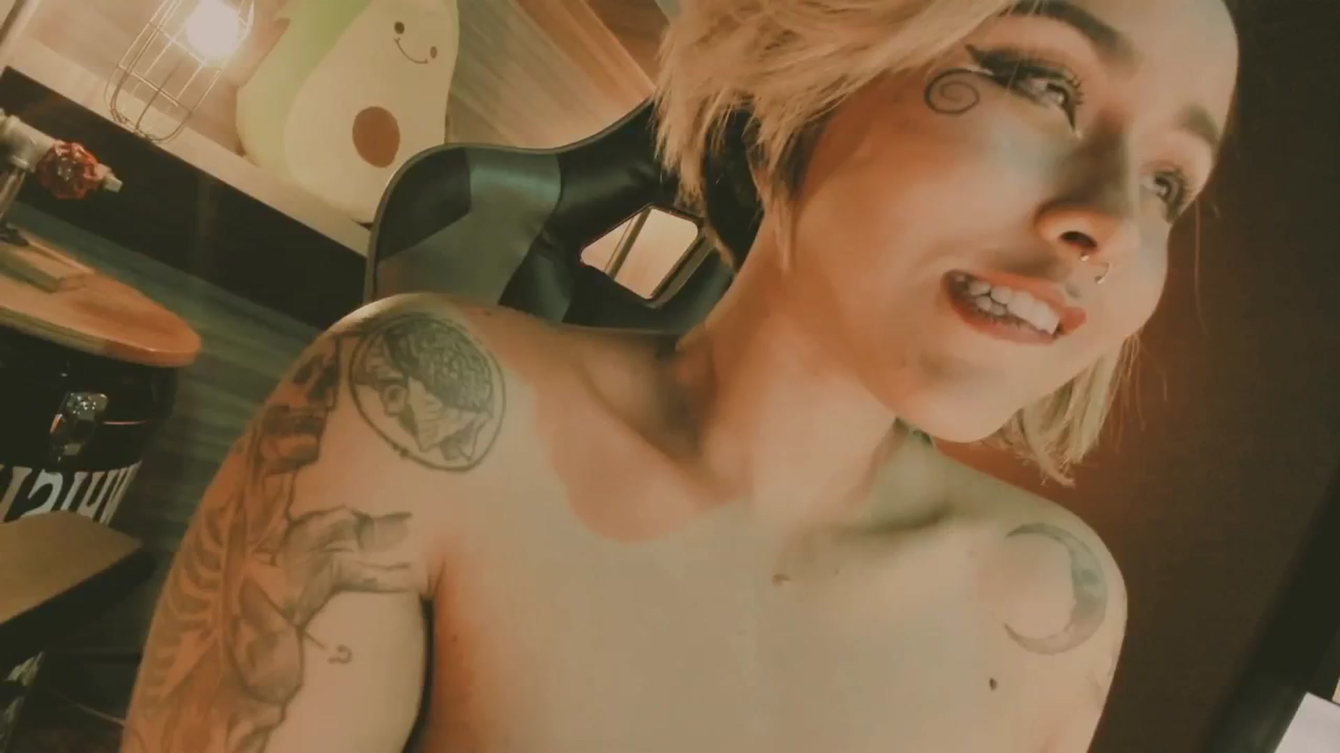 Gallery image thumbnail from AbraxxysRadio's myfreecams stream on, 12/20/2024, 02:15 image 3 of 20