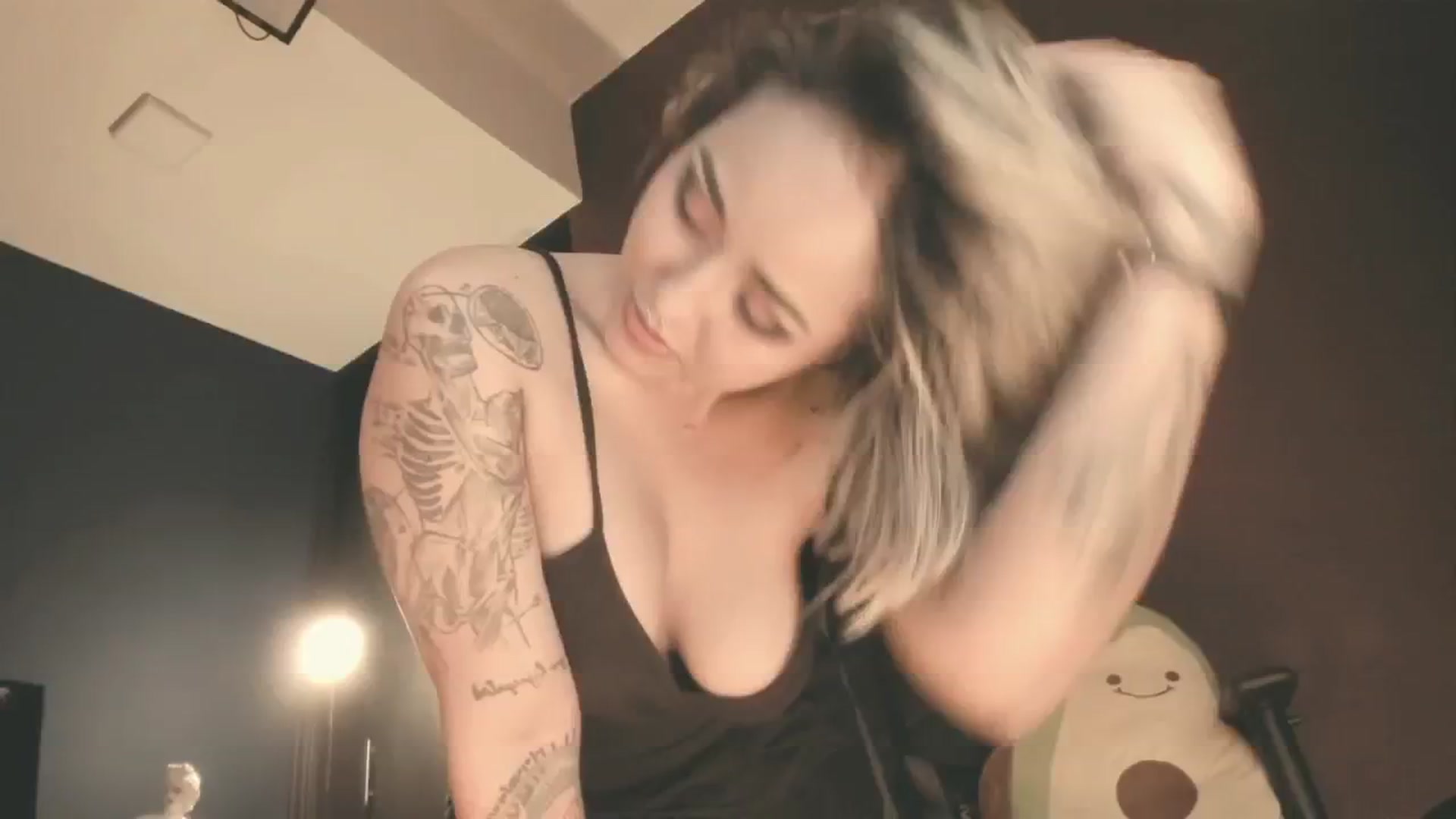 Gallery image thumbnail from AbraxxysRadio's myfreecams stream on, 12/21/2024, 02:08 image 4 of 20
