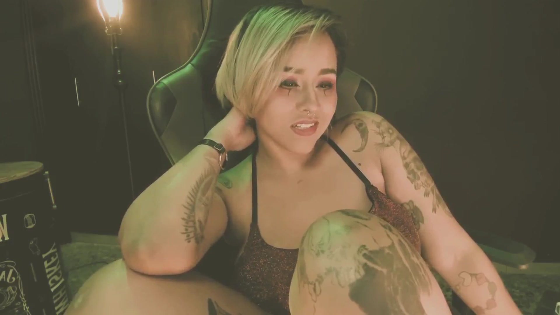 Gallery image thumbnail from AbraxxysRadio's myfreecams stream on, 12/24/2024, 22:48 image 17 of 20