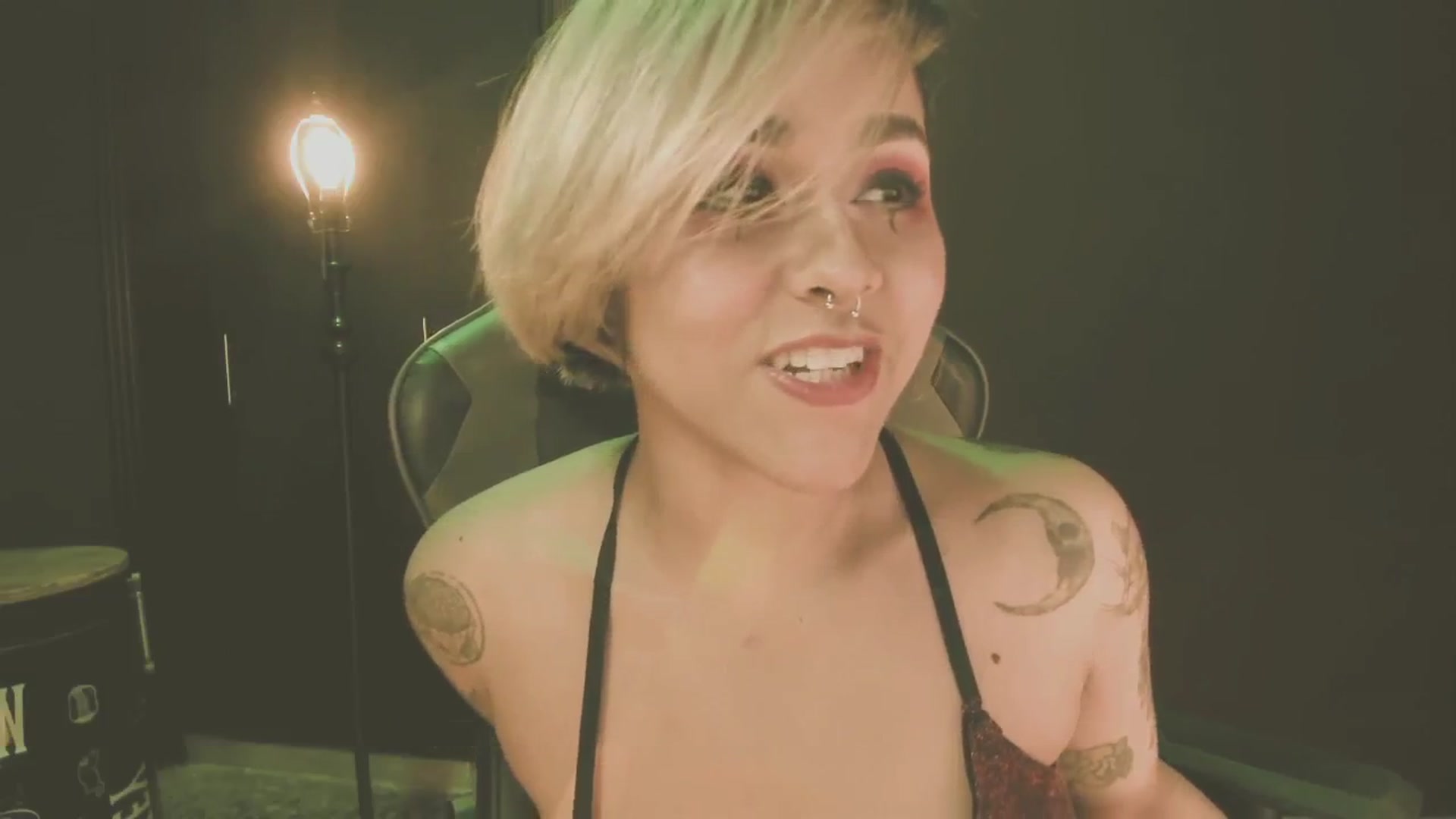 Gallery image thumbnail from AbraxxysRadio's myfreecams stream on, 12/24/2024, 22:48 image 10 of 20