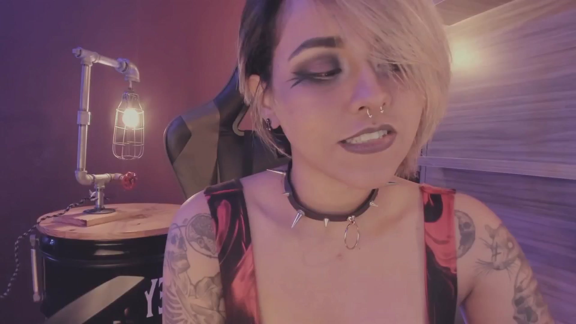Gallery image thumbnail from AbraxxysRadio's myfreecams stream on, 12/28/2024, 24:13 image 16 of 20