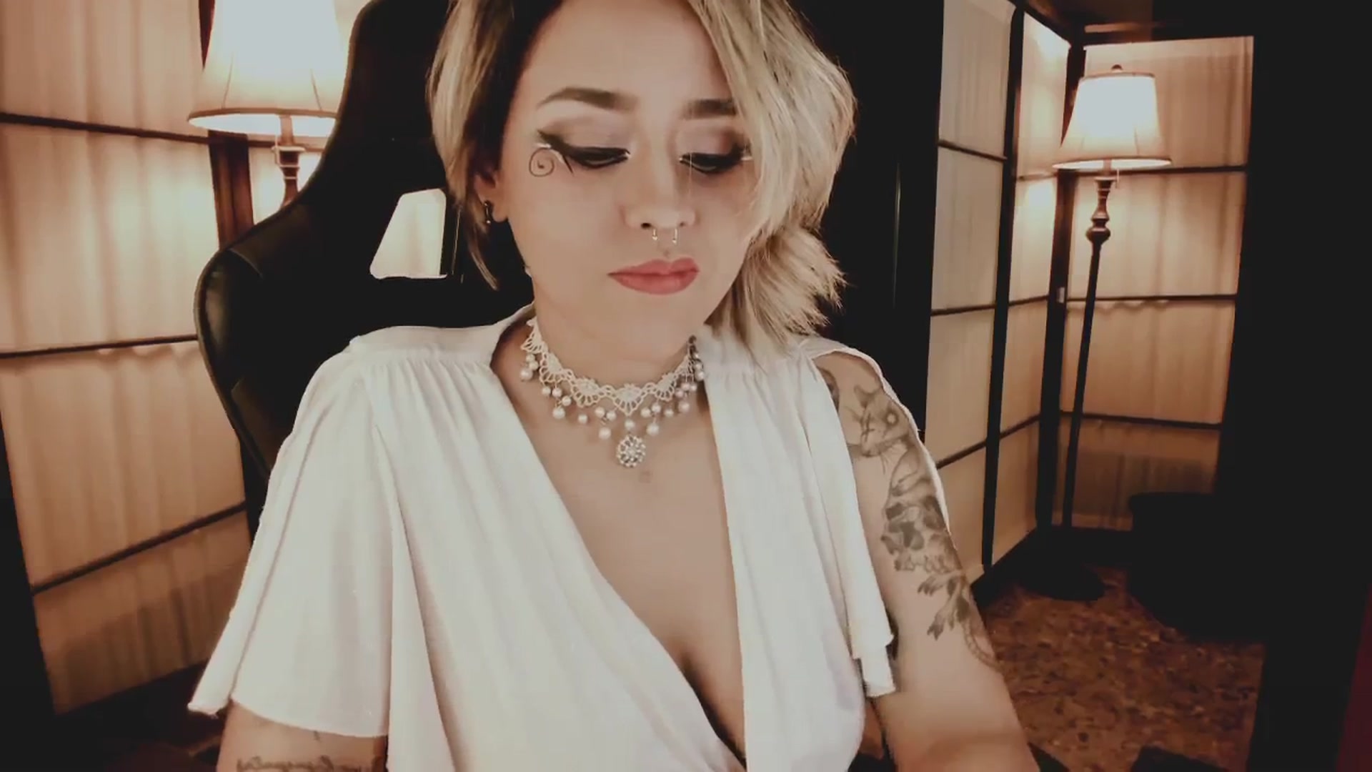 Gallery image thumbnail from AbraxxysRadio's myfreecams stream on, 12/31/2024, 21:40 image 13 of 20