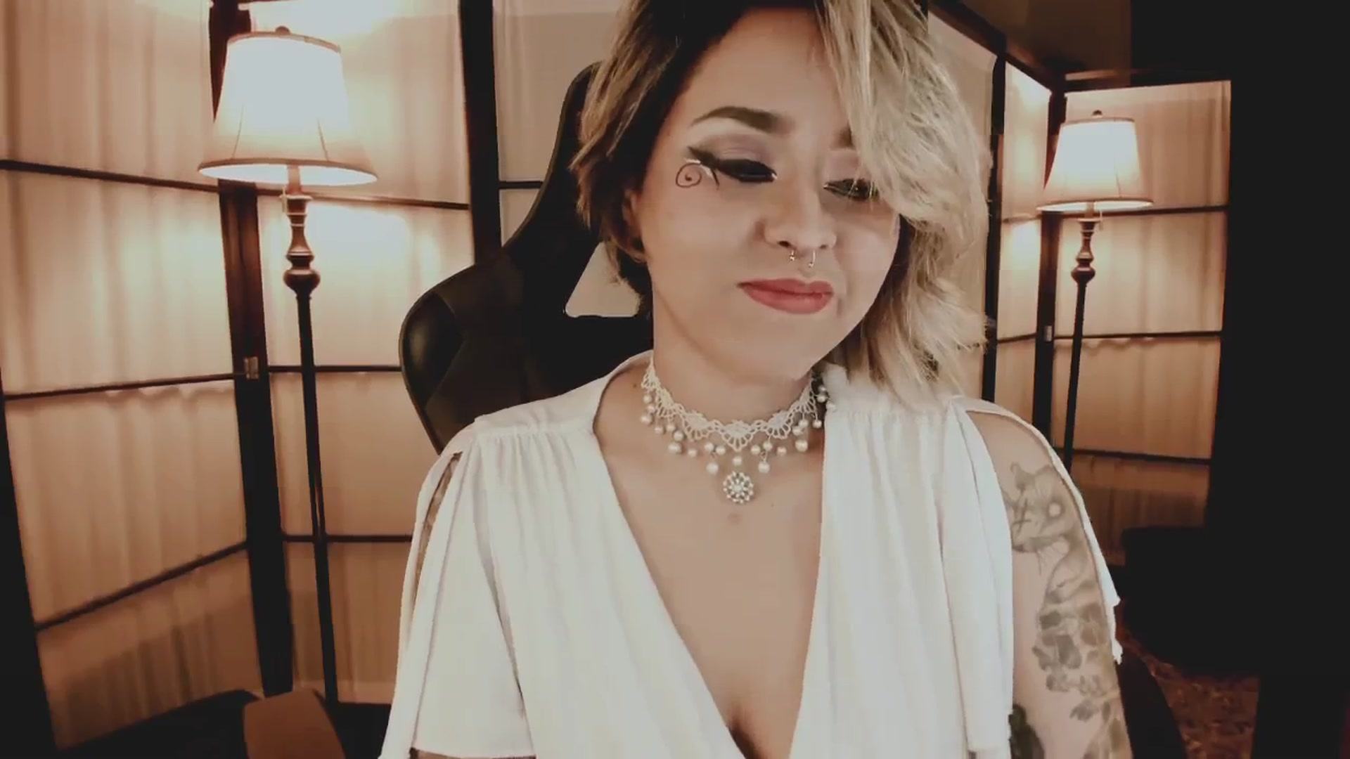 Gallery image thumbnail from AbraxxysRadio's myfreecams stream on, 12/31/2024, 21:40 image 11 of 20