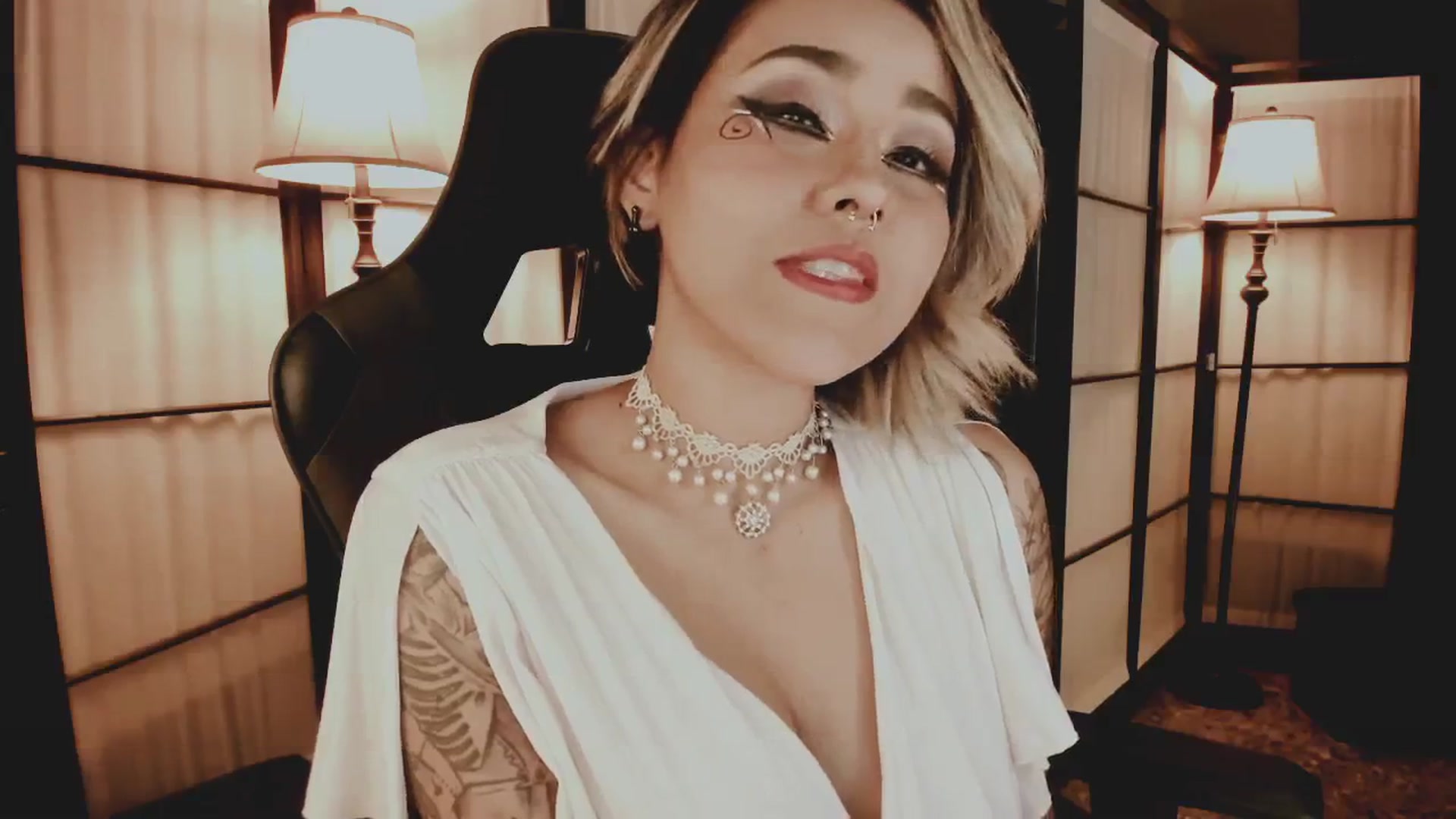 Gallery image thumbnail from AbraxxysRadio's myfreecams stream on, 12/31/2024, 21:40 image 15 of 20