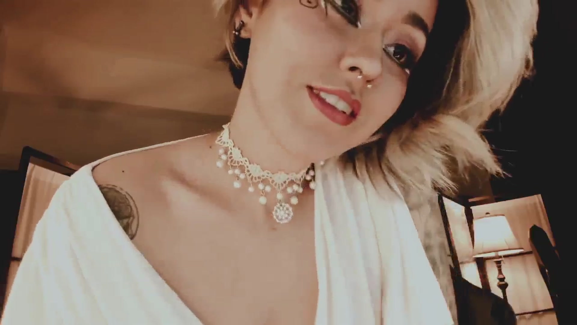 Gallery image thumbnail from AbraxxysRadio's myfreecams stream on, 12/31/2024, 21:40 image 17 of 20