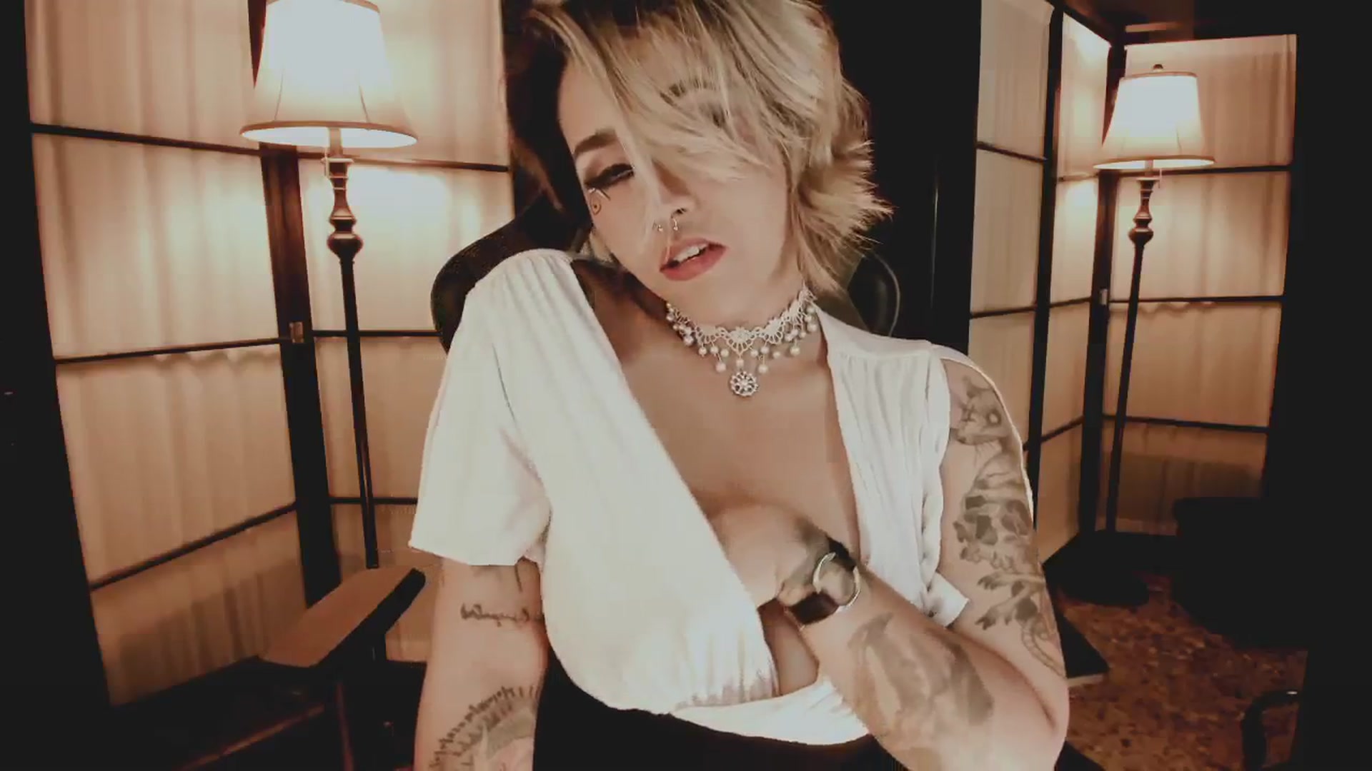 Gallery image thumbnail from AbraxxysRadio's myfreecams stream on, 12/31/2024, 21:40 image 6 of 20
