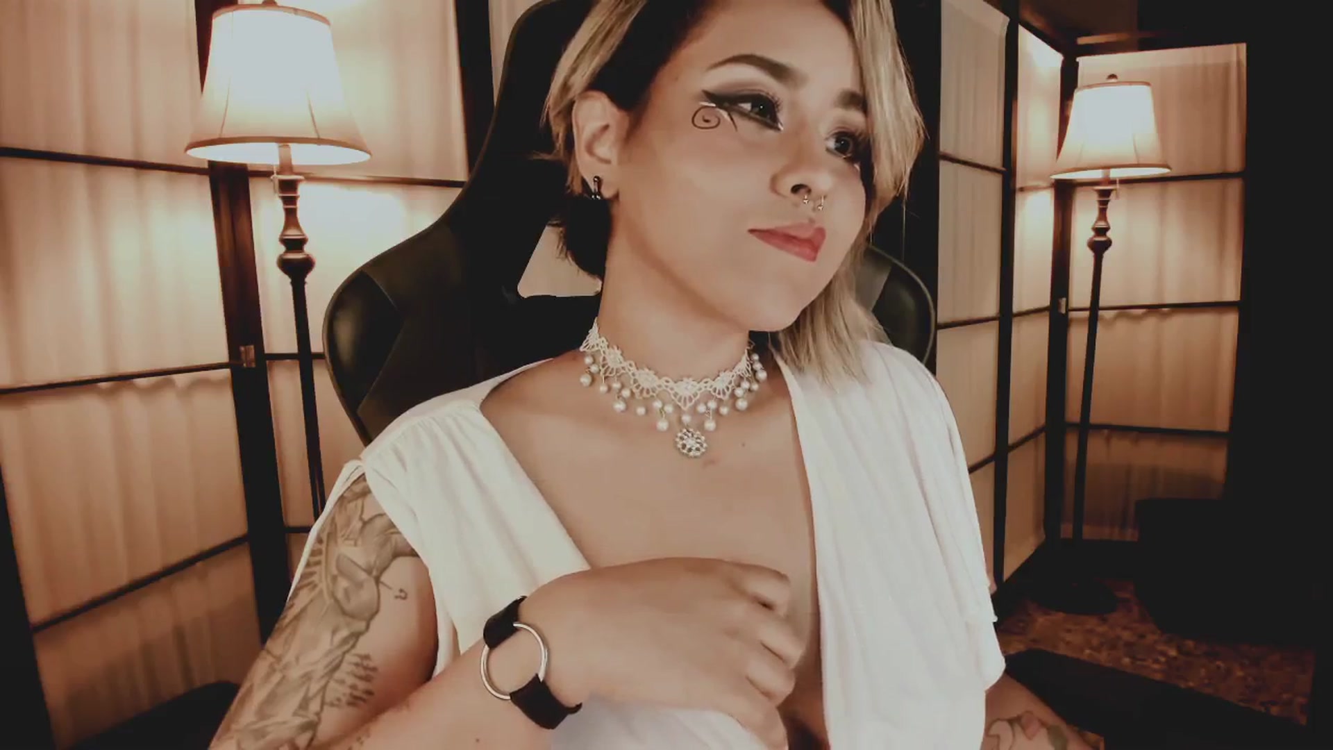 Gallery image thumbnail from AbraxxysRadio's myfreecams stream on, 12/31/2024, 22:21 image 3 of 20