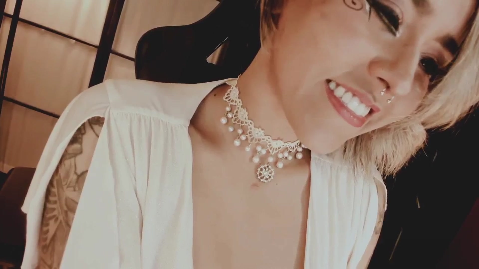 Gallery image thumbnail from AbraxxysRadio's myfreecams stream on, 12/31/2024, 23:01 image 20 of 20