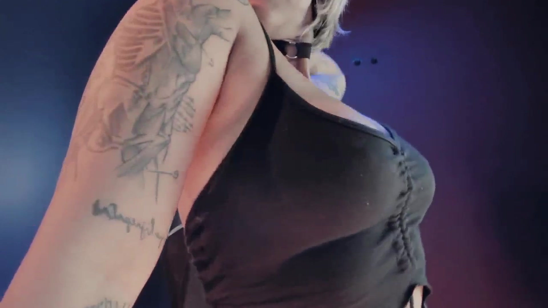 Gallery image thumbnail from AbraxxysRadio's myfreecams stream on, 01/03/2025, 01:26 image 5 of 20