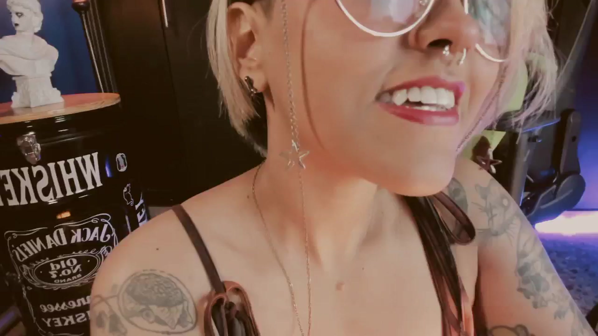Gallery image thumbnail from AbraxxysRadio's myfreecams stream on, 01/06/2025, 23:49 image 3 of 20
