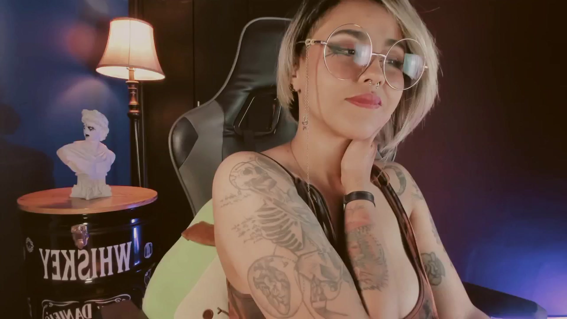 Gallery image thumbnail from AbraxxysRadio's myfreecams stream on, 01/07/2025, 02:25 image 7 of 20