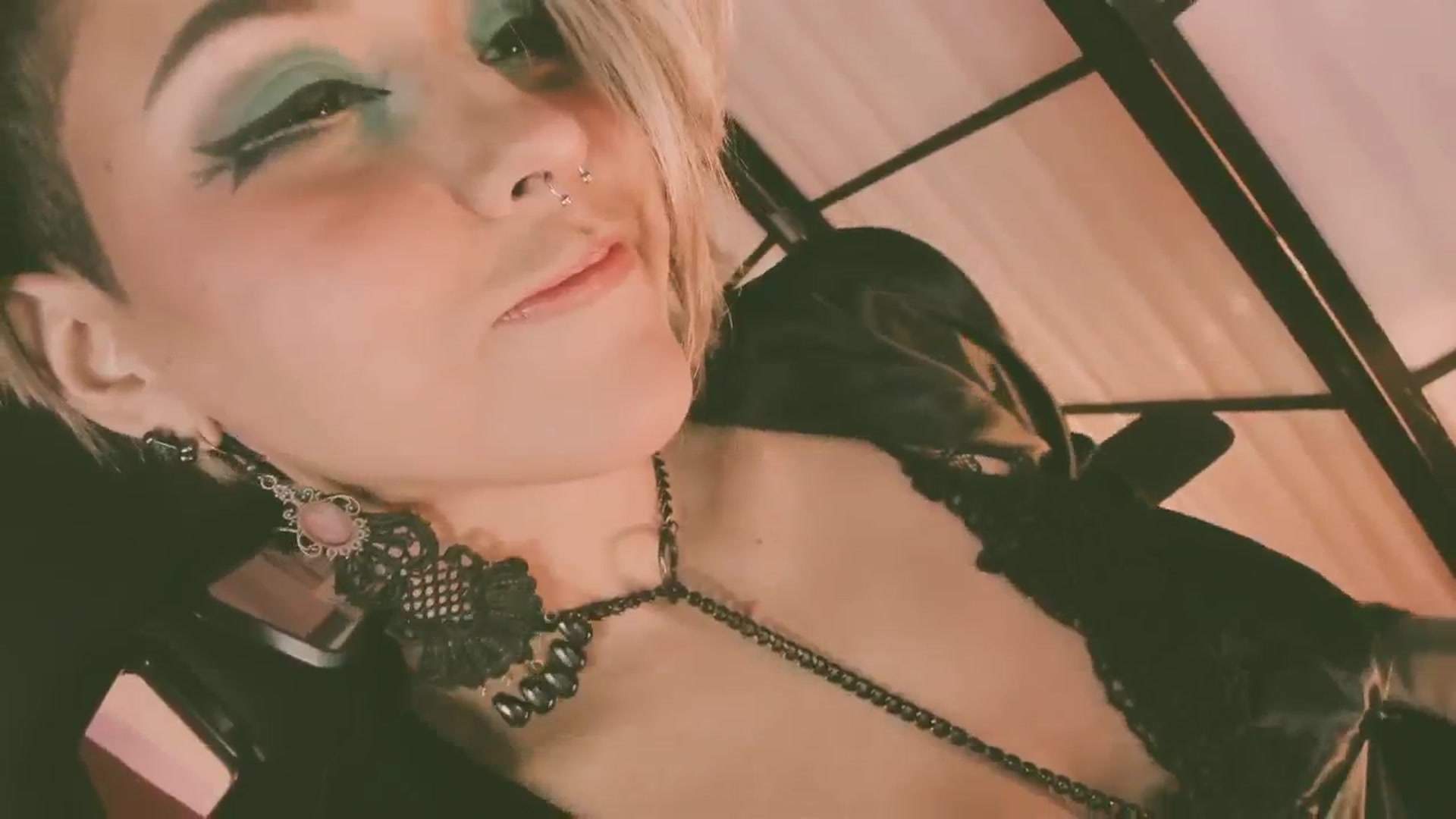 Gallery image thumbnail from AbraxxysRadio's myfreecams stream on, 01/13/2025, 23:44 image 6 of 20