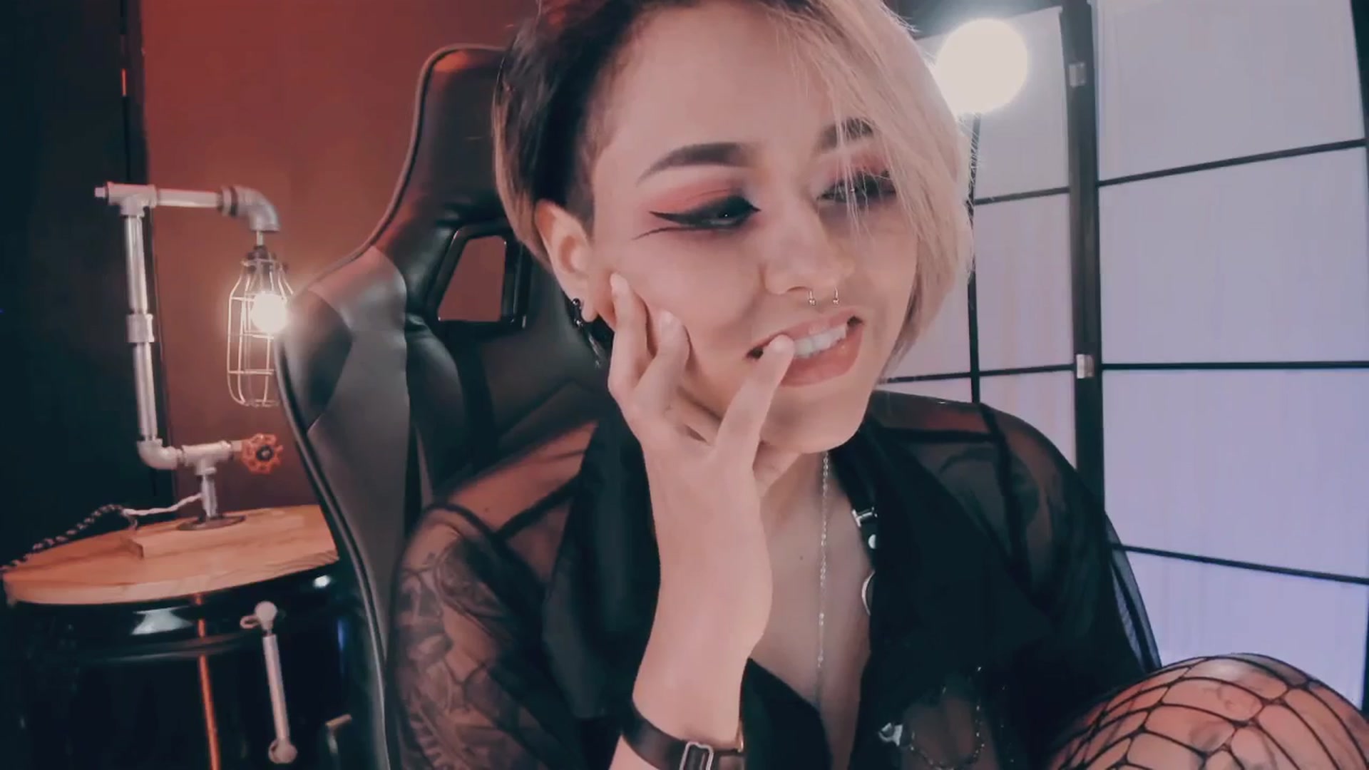 Gallery image thumbnail from AbraxxysRadio's myfreecams stream on, 01/14/2025, 23:55 image 18 of 20