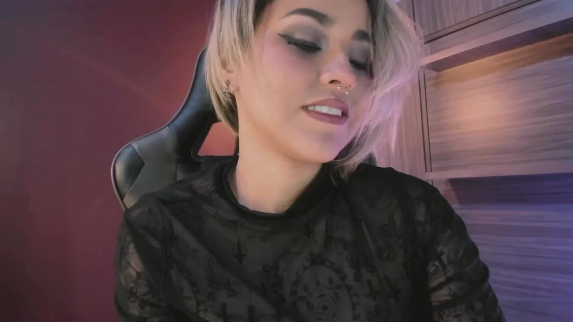 Gallery image thumbnail from AbraxxysRadio's myfreecams stream on, 01/22/2025, 01:44 image 20 of 20