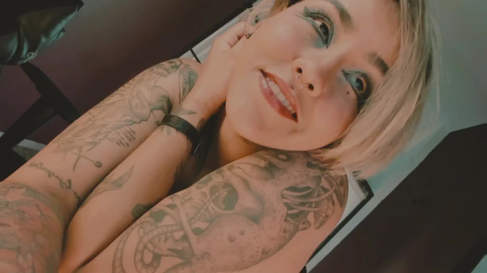Gallery image thumbnail from AbraxxysRadio's myfreecams stream on, 01/23/2025, 24:02 image 15 of 20